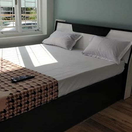Apartamento Ab Island Residency Mundrothuruth Exterior foto