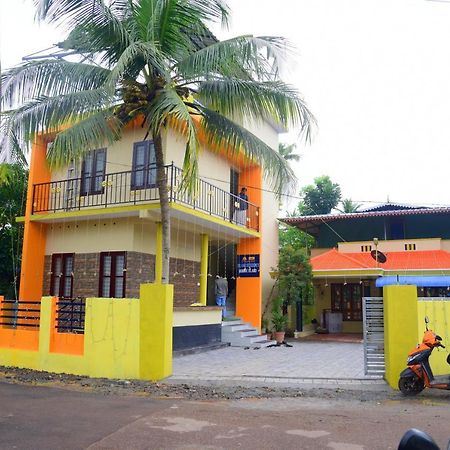 Apartamento Ab Island Residency Mundrothuruth Exterior foto