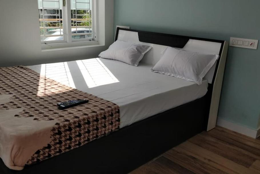 Apartamento Ab Island Residency Mundrothuruth Exterior foto
